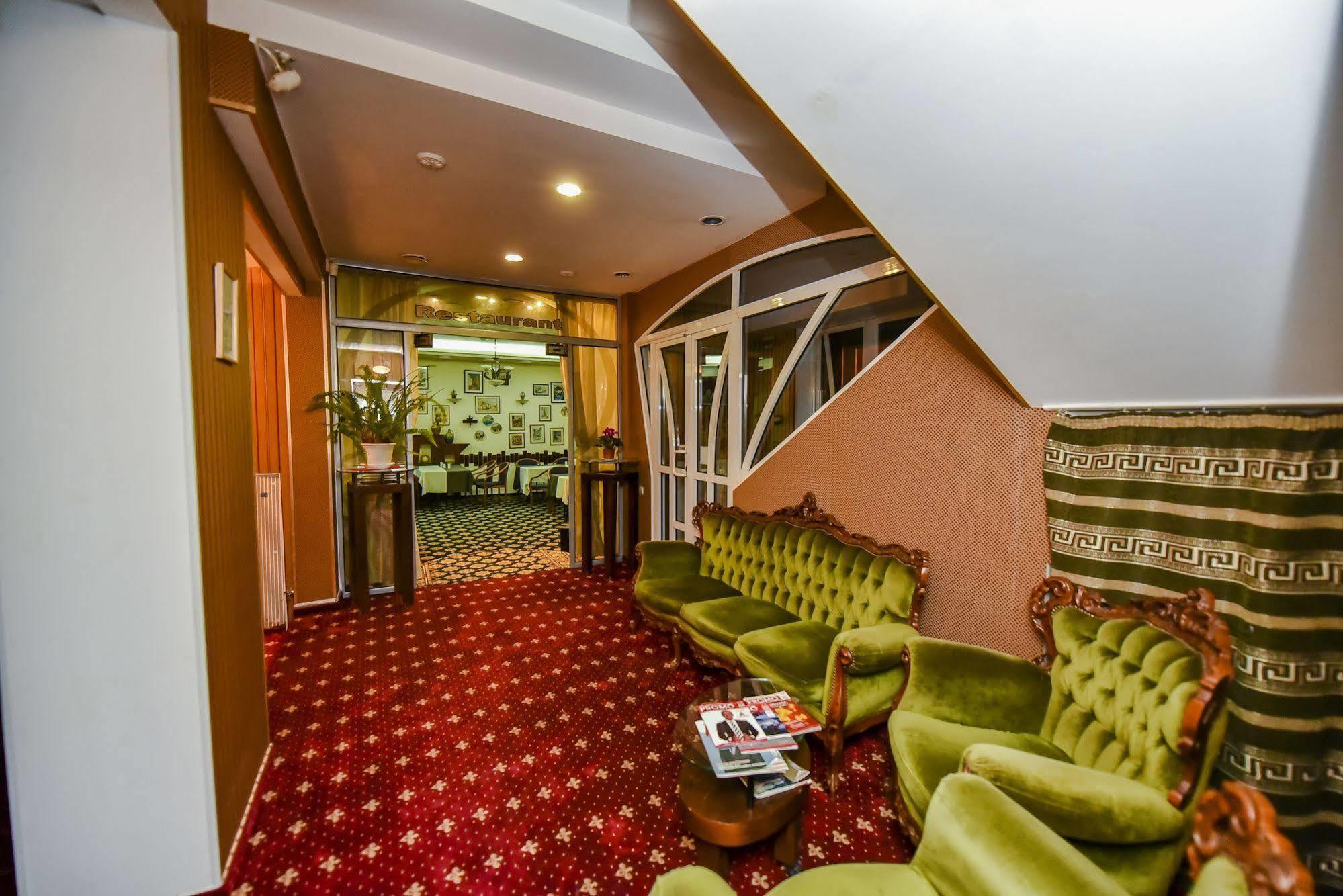 Mesogios Hotel Chisinau Exterior foto